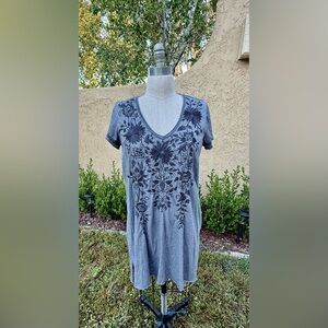 Johnny Was Gray Short Sleeve V-Neck Embroidered Floral Tunic dress